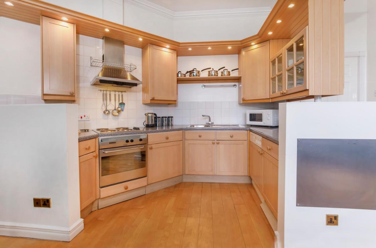 Shambles Suites In The Centre Of York, Sleeps 16 Εξωτερικό φωτογραφία