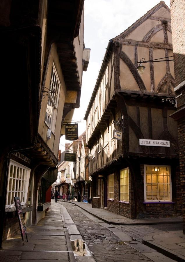 Shambles Suites In The Centre Of York, Sleeps 16 Εξωτερικό φωτογραφία